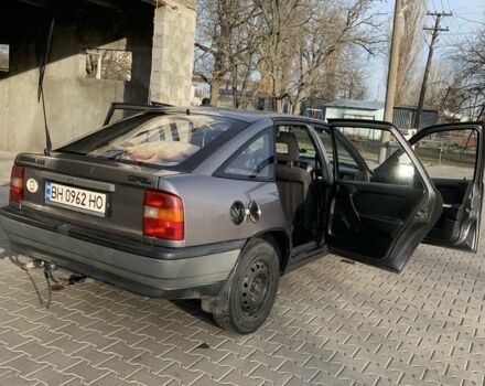 Сірий Опель Вектра, об'ємом двигуна 1.8 л та пробігом 378 тис. км за 1600 $, фото 3 на Automoto.ua