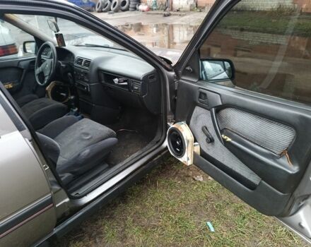 Сірий Опель Вектра, об'ємом двигуна 2 л та пробігом 300 тис. км за 1250 $, фото 5 на Automoto.ua