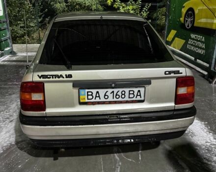 Серый Опель Вектра, объемом двигателя 2 л и пробегом 230 тыс. км за 1600 $, фото 6 на Automoto.ua