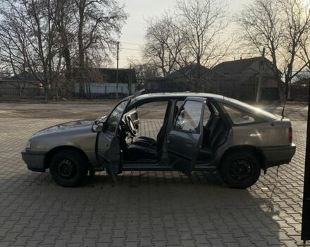 Сірий Опель Вектра, об'ємом двигуна 1.8 л та пробігом 378 тис. км за 1600 $, фото 1 на Automoto.ua