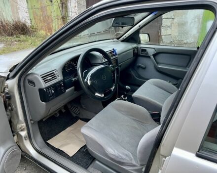 Серый Опель Вектра, объемом двигателя 1.7 л и пробегом 200 тыс. км за 1299 $, фото 10 на Automoto.ua