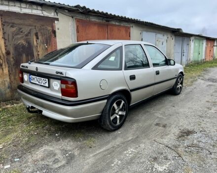 Серый Опель Вектра, объемом двигателя 1.7 л и пробегом 200 тыс. км за 1299 $, фото 14 на Automoto.ua