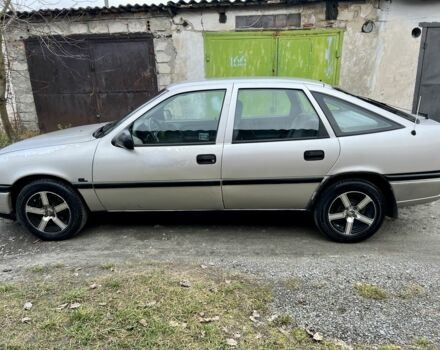 Серый Опель Вектра, объемом двигателя 1.7 л и пробегом 200 тыс. км за 1299 $, фото 4 на Automoto.ua