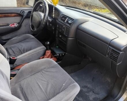 Сірий Опель Вектра, об'ємом двигуна 1.8 л та пробігом 251 тис. км за 1250 $, фото 2 на Automoto.ua