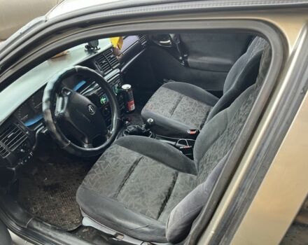 Серый Опель Вектра, объемом двигателя 1.6 л и пробегом 320 тыс. км за 1450 $, фото 3 на Automoto.ua