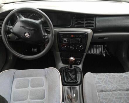 Серый Опель Вектра, объемом двигателя 1.6 л и пробегом 350 тыс. км за 1600 $, фото 5 на Automoto.ua