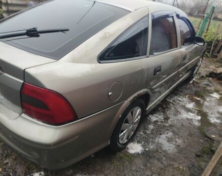 Серый Опель Вектра, объемом двигателя 1.8 л и пробегом 300 тыс. км за 1900 $, фото 3 на Automoto.ua