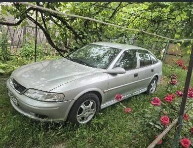 Сірий Опель Вектра, об'ємом двигуна 2 л та пробігом 330 тис. км за 3500 $, фото 1 на Automoto.ua