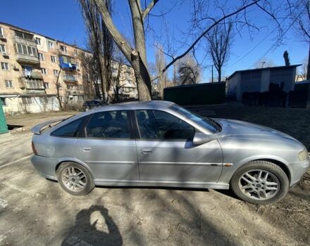 Серый Опель Вектра, объемом двигателя 2 л и пробегом 200 тыс. км за 2600 $, фото 5 на Automoto.ua