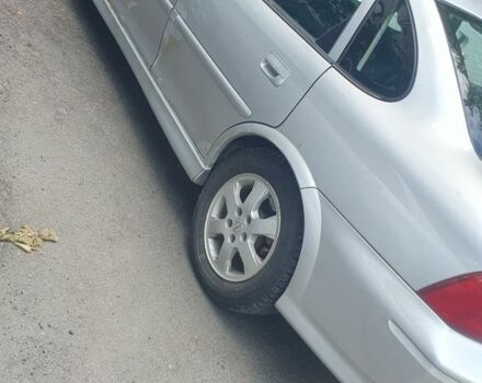 Сірий Опель Вектра, об'ємом двигуна 2 л та пробігом 300 тис. км за 700 $, фото 3 на Automoto.ua