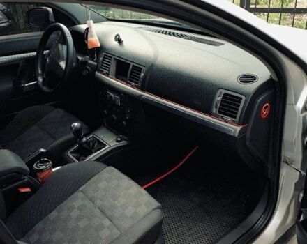 Сірий Опель Вектра, об'ємом двигуна 2.2 л та пробігом 200 тис. км за 5500 $, фото 9 на Automoto.ua