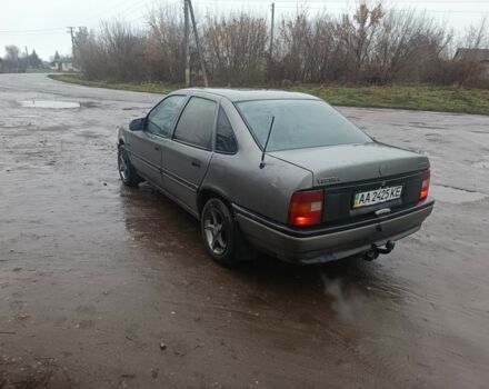 Серый Опель Вектра, объемом двигателя 2 л и пробегом 300 тыс. км за 1000 $, фото 3 на Automoto.ua