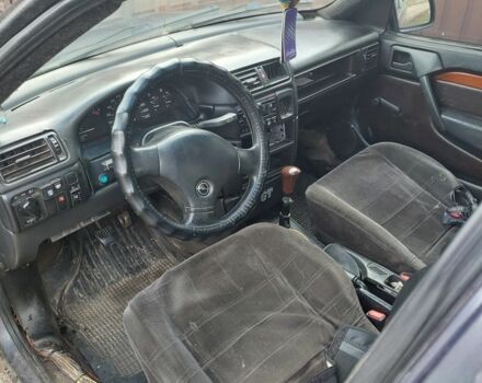 Серый Опель Вектра, объемом двигателя 2 л и пробегом 100 тыс. км за 643 $, фото 5 на Automoto.ua