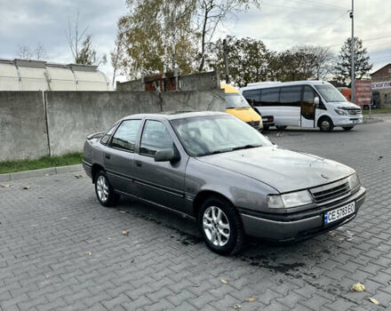 Опель Вектра 1989 у Чернівцях на Automoto.ua Сірий Опель Вектра, об'ємом двигуна 1.6 л та пробігом 265 тис. км за 1350 $, фото 2 на Automoto.ua