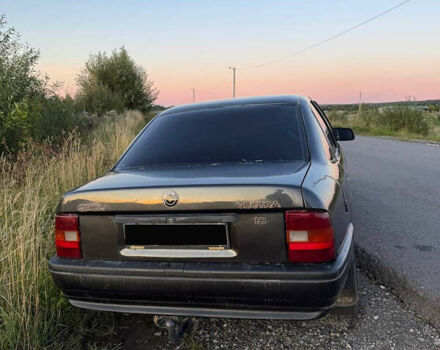 Серый Опель Вектра, объемом двигателя 1.8 л и пробегом 250 тыс. км за 1250 $, фото 2 на Automoto.ua