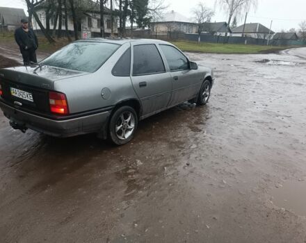 Серый Опель Вектра, объемом двигателя 2 л и пробегом 300 тыс. км за 1000 $, фото 2 на Automoto.ua