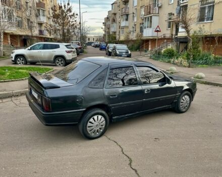 Сірий Опель Вектра, об'ємом двигуна 1.6 л та пробігом 300 тис. км за 820 $, фото 1 на Automoto.ua