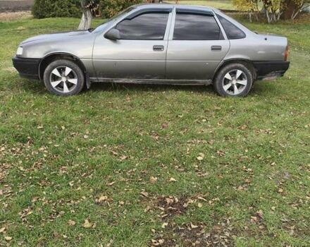 Сірий Опель Вектра, об'ємом двигуна 1.7 л та пробігом 334 тис. км за 800 $, фото 7 на Automoto.ua