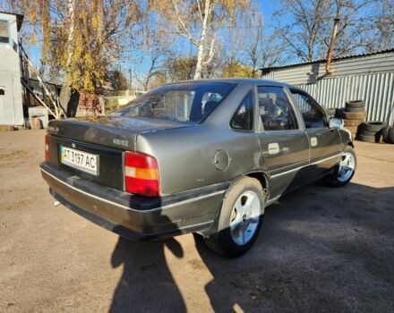 Серый Опель Вектра, объемом двигателя 2 л и пробегом 411 тыс. км за 900 $, фото 2 на Automoto.ua