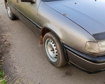 Сірий Опель Вектра, об'ємом двигуна 1.6 л та пробігом 300 тис. км за 1250 $, фото 1 на Automoto.ua