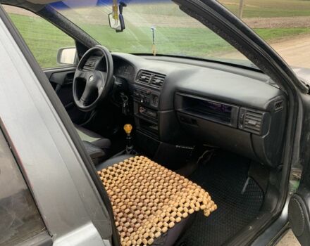 Серый Опель Вектра, объемом двигателя 1.6 л и пробегом 280 тыс. км за 920 $, фото 5 на Automoto.ua