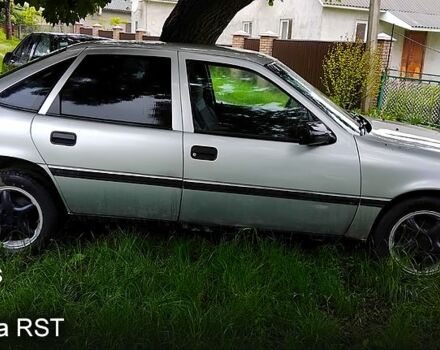 Сірий Опель Вектра, об'ємом двигуна 1.6 л та пробігом 300 тис. км за 1000 $, фото 1 на Automoto.ua