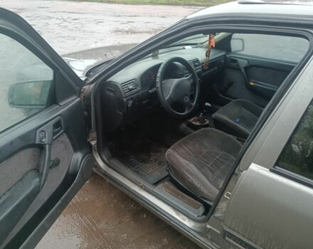 Серый Опель Вектра, объемом двигателя 2 л и пробегом 300 тыс. км за 1000 $, фото 4 на Automoto.ua