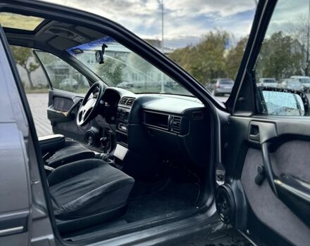 Опель Вектра 1989 у Чернівцях на Automoto.ua Сірий Опель Вектра, об'ємом двигуна 1.6 л та пробігом 260 тис. км за 1350 $, фото 7 на Automoto.ua