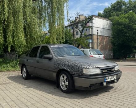 Серый Опель Вектра, объемом двигателя 2 л и пробегом 40 тыс. км за 60000 $, фото 3 на Automoto.ua