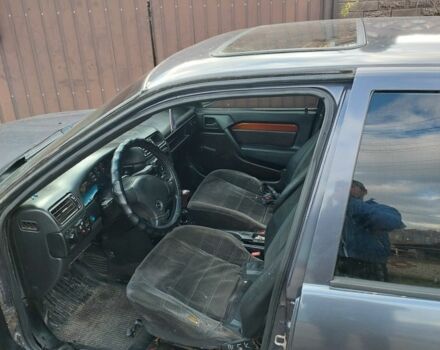 Серый Опель Вектра, объемом двигателя 2 л и пробегом 100 тыс. км за 643 $, фото 4 на Automoto.ua