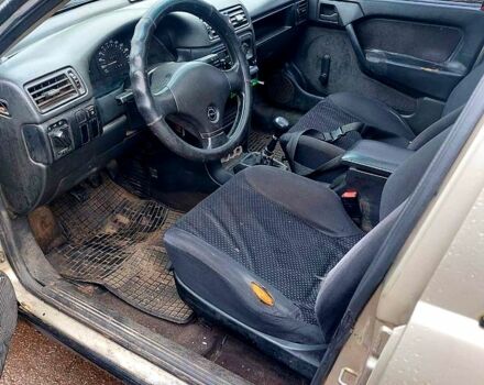 Серый Опель Вектра, объемом двигателя 1.6 л и пробегом 222 тыс. км за 850 $, фото 4 на Automoto.ua