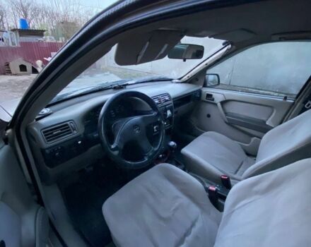 Серый Опель Вектра, объемом двигателя 1.6 л и пробегом 250 тыс. км за 1000 $, фото 3 на Automoto.ua