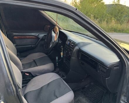 Серый Опель Вектра, объемом двигателя 1.8 л и пробегом 250 тыс. км за 1250 $, фото 5 на Automoto.ua