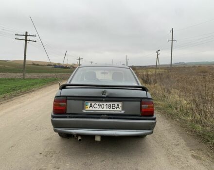 Серый Опель Вектра, объемом двигателя 1.6 л и пробегом 280 тыс. км за 920 $, фото 2 на Automoto.ua