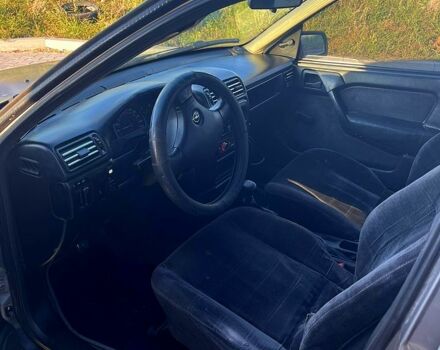 Сірий Опель Вектра, об'ємом двигуна 2 л та пробігом 450 тис. км за 1200 $, фото 4 на Automoto.ua