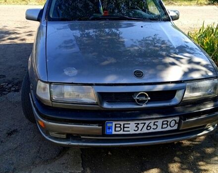 Сірий Опель Вектра, об'ємом двигуна 1.6 л та пробігом 300 тис. км за 1500 $, фото 3 на Automoto.ua