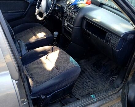 Сірий Опель Вектра, об'ємом двигуна 1.6 л та пробігом 300 тис. км за 1500 $, фото 1 на Automoto.ua