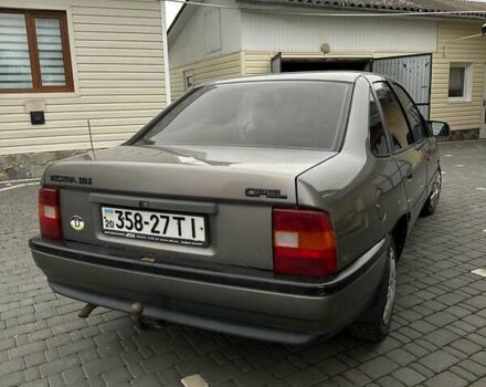 Сірий Опель Вектра, об'ємом двигуна 1.6 л та пробігом 230 тис. км за 1900 $, фото 3 на Automoto.ua