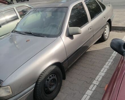 Серый Опель Вектра, объемом двигателя 1.8 л и пробегом 350 тыс. км за 1300 $, фото 1 на Automoto.ua