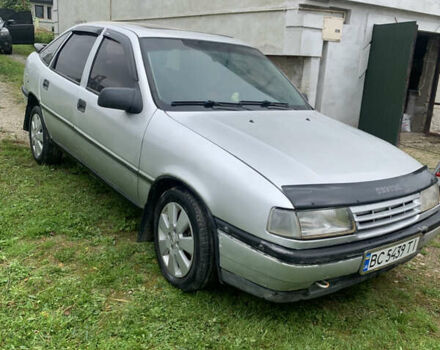 Сірий Опель Вектра, об'ємом двигуна 2 л та пробігом 200 тис. км за 1650 $, фото 4 на Automoto.ua