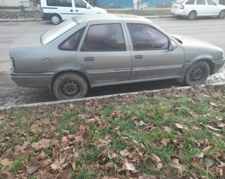 Серый Опель Вектра, объемом двигателя 1.6 л и пробегом 460 тыс. км за 800 $, фото 5 на Automoto.ua