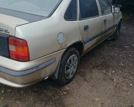 Сірий Опель Вектра, об'ємом двигуна 2 л та пробігом 368 тис. км за 1000 $, фото 1 на Automoto.ua