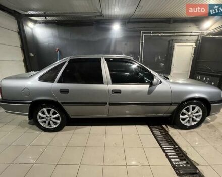 Серый Опель Вектра, объемом двигателя 1.8 л и пробегом 230 тыс. км за 2100 $, фото 4 на Automoto.ua
