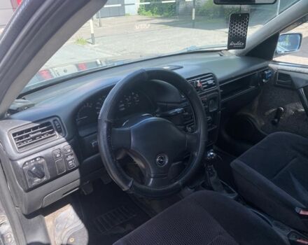 Серый Опель Вектра, объемом двигателя 2 л и пробегом 372 тыс. км за 1700 $, фото 7 на Automoto.ua