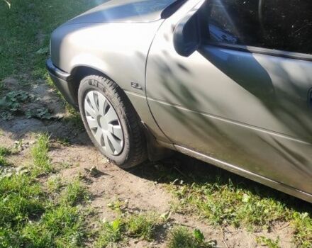 Серый Опель Вектра, объемом двигателя 1.6 л и пробегом 400 тыс. км за 1650 $, фото 5 на Automoto.ua