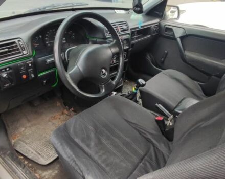 Серый Опель Вектра, объемом двигателя 2 л и пробегом 362 тыс. км за 1500 $, фото 2 на Automoto.ua