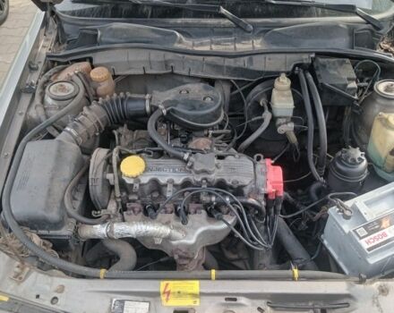 Серый Опель Вектра, объемом двигателя 1.8 л и пробегом 350 тыс. км за 1300 $, фото 2 на Automoto.ua