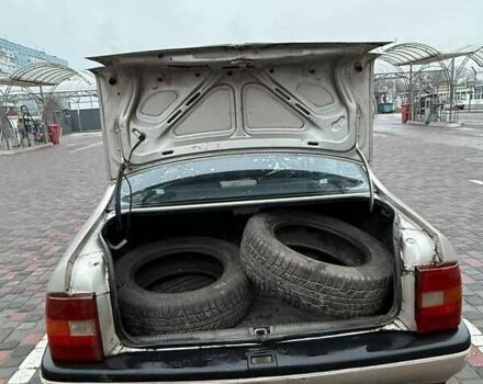 Серый Опель Вектра, объемом двигателя 2 л и пробегом 409 тыс. км за 1500 $, фото 9 на Automoto.ua