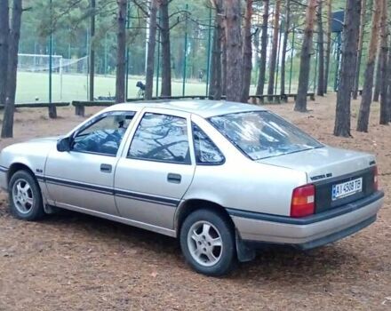 Серый Опель Вектра, объемом двигателя 1.6 л и пробегом 500 тыс. км за 2000 $, фото 2 на Automoto.ua