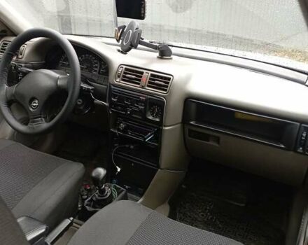 Серый Опель Вектра, объемом двигателя 1.8 л и пробегом 350 тыс. км за 1500 $, фото 3 на Automoto.ua